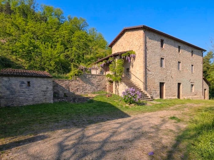 Casa con 6 locali in vendita in Galeata