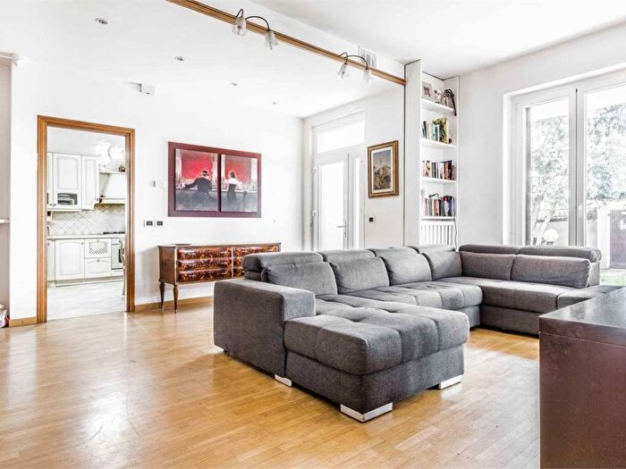 Casa quadrilocale in vendita in VIA DELL'OCEANO, Centro, Nerviano