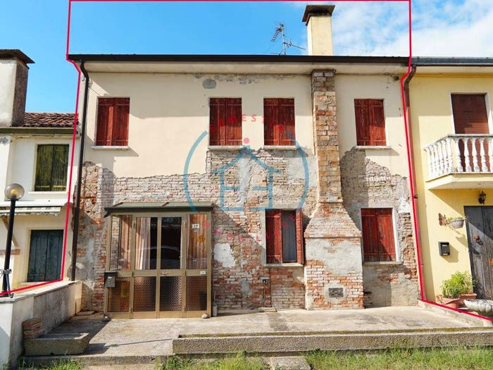 Casa con 6 locali in vendita in Via Capitello, Centro, Megliadino San Vitale