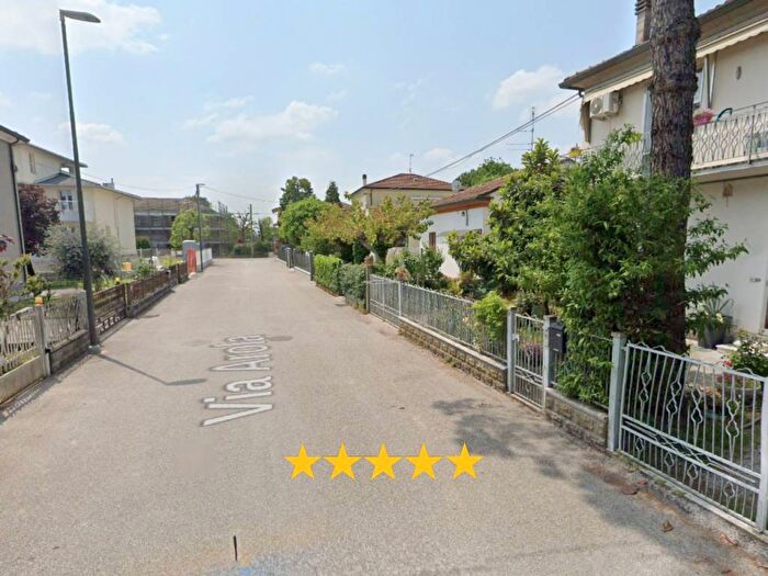 Appartamento con 6 locali in vendita in via arola, Villafranca, Forlì