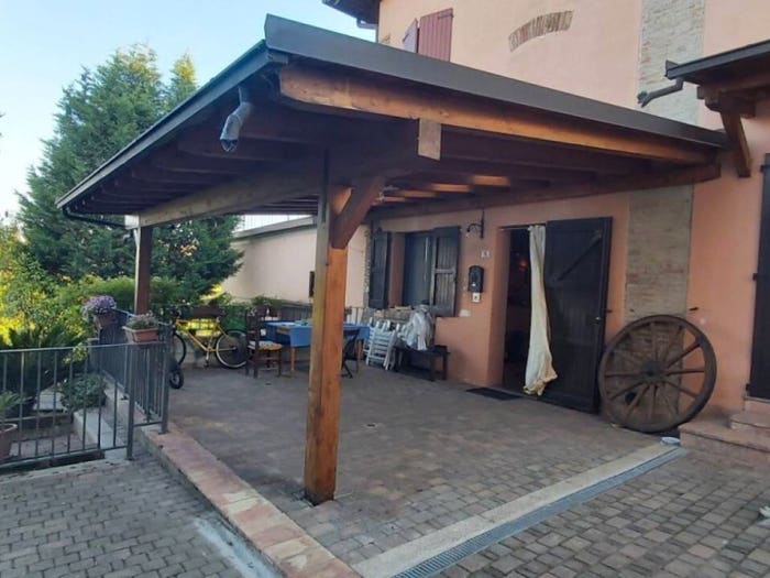 Appartamento con 6 locali in vendita in Via montanara, Maranello