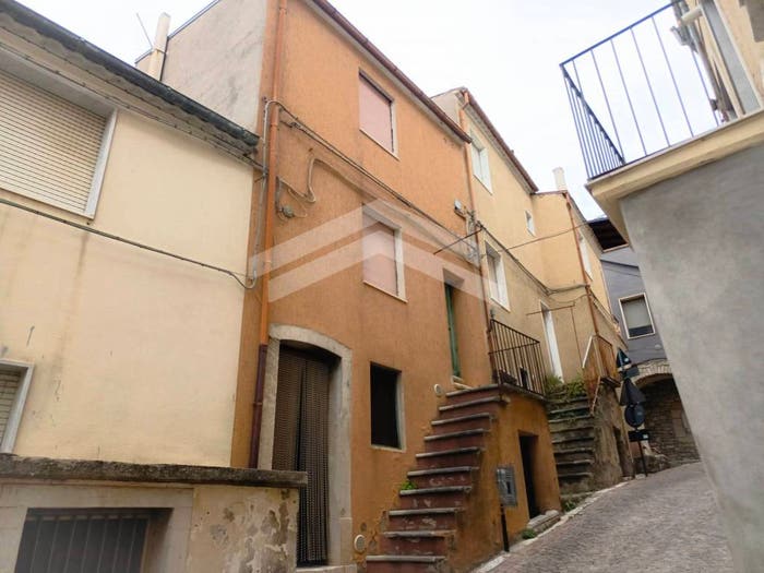 Casa con 5 locali in vendita in Castelbottaccio