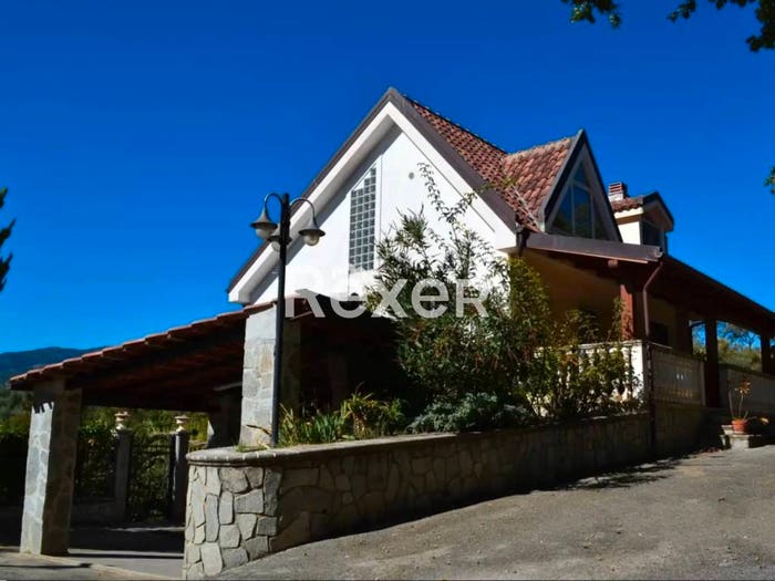 Casa con 6 locali in vendita in Contrada Fellirose, Saracena