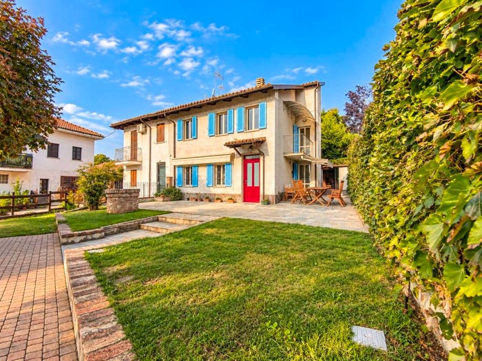 Casa con 5 locali in vendita in Corso Giacomo Matteotti, Centro, Alba