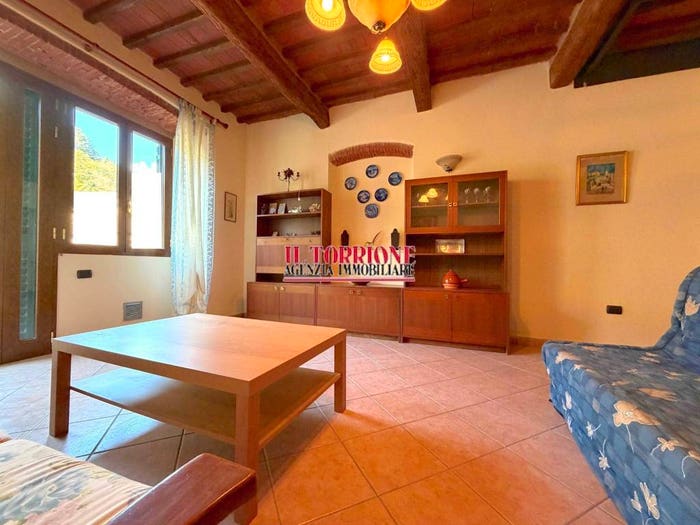 Casa quadrilocale in vendita in Strada Provinciale Val di Forfora, Castelli Pescia Nord, Pescia