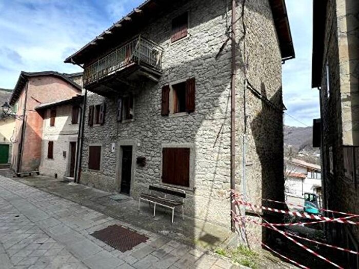 Appartamento con 6 locali in vendita in Via Della Croce, Centro, Riolunato