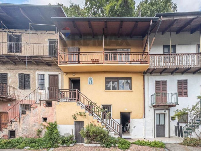 Casa con 5 locali in vendita in frazione dagostino, Camandona
