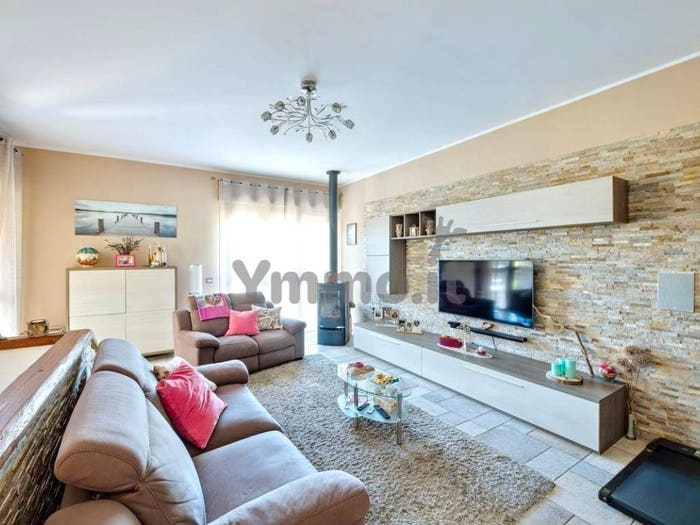 Casa con 6 locali in vendita in Via Giuseppe Verdi, Centro, Cuveglio