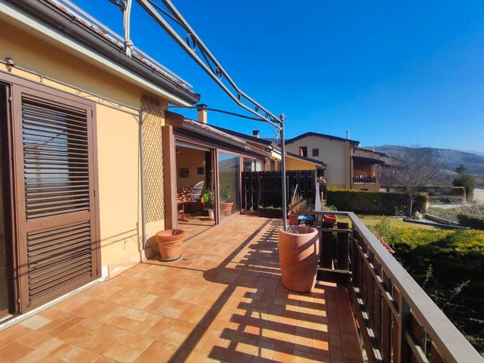 Casa con 6 locali in vendita in Via Bazzanese, Sant'Elia Bazzano, L'Aquila