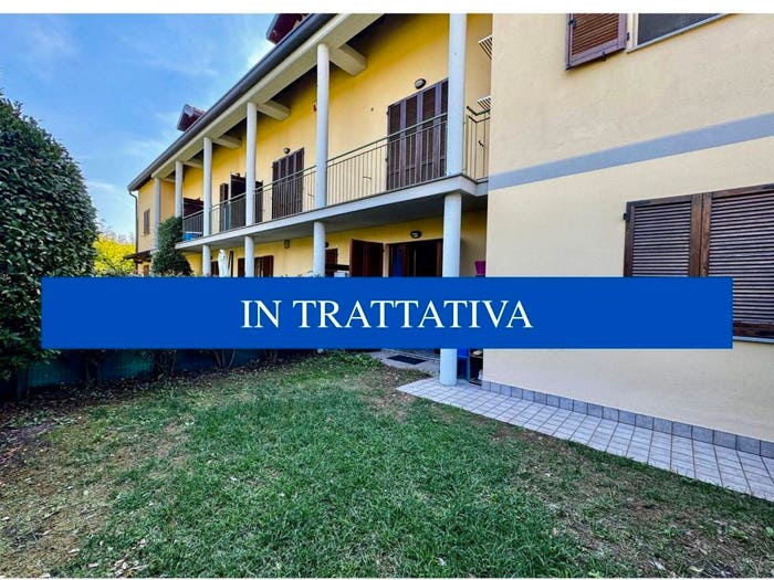 Appartamento bilocale in vendita in Via Guglielmo Marconi, Cadrezzate con Osmate