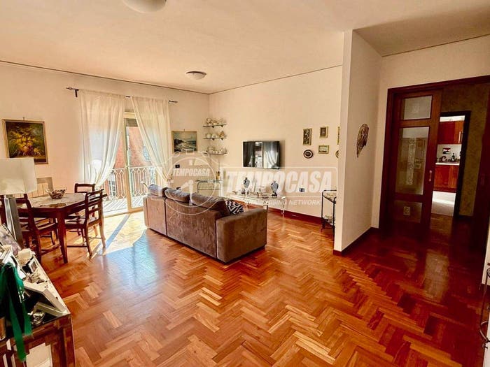 Appartamento quadrilocale in vendita in Via Vincenzo Tiberio, Fuorigrotta, Napoli