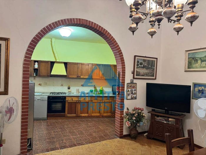 Appartamento con 6 locali in vendita in Masini XX Settembre, Empoli