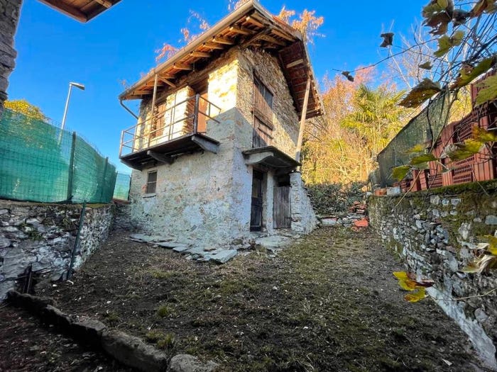 Casa bilocale in vendita in Arizzano