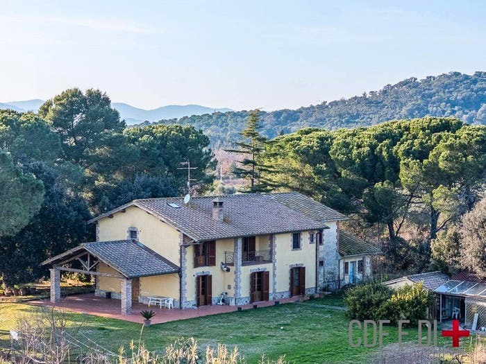 Casa con 6 locali in vendita in Strada del Bottegone, Braccagni, Grosseto