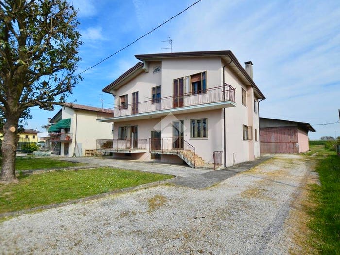 Casa con 6 locali in vendita in Via Giannino Ancillotto, Stretti, Eraclea