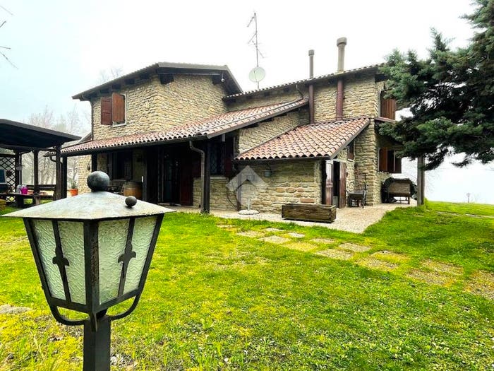 Casa con 6 locali in vendita in Via Casolana, Fontanelice