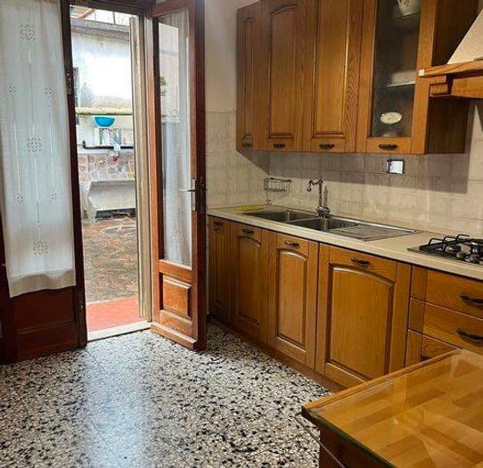 Casa con 6 locali in vendita in Via Martiri Della Libertà, Centro, Montale