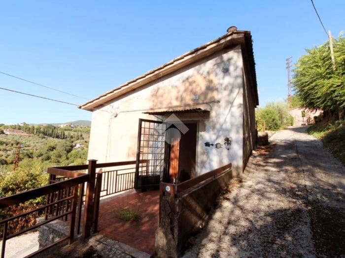 Casa bilocale in vendita in Via del lavatore, Centro, Poggio Mirteto