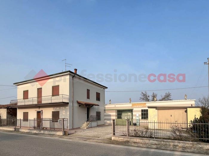 Casa con 6 locali in vendita in Via Aprile, Tarmassia, Isola della Scala