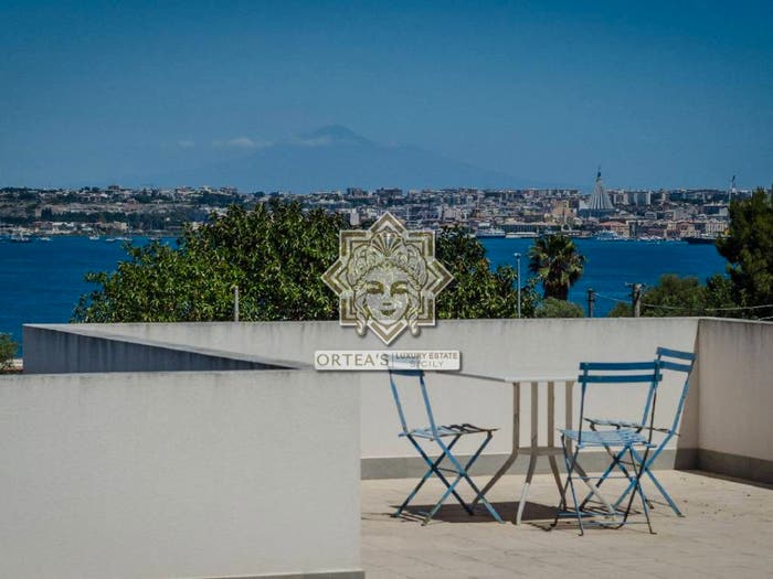 Casa con 6 locali in vendita in Via della maddalena snc, Isola, Siracusa