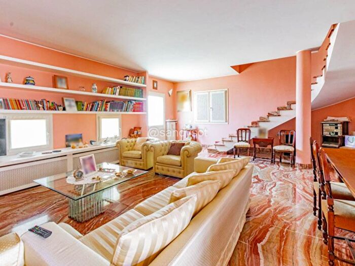Casa con 6 locali in vendita in Centro, Guardamiglio