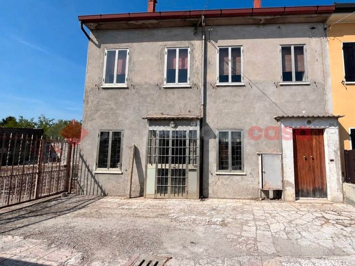 Casa quadrilocale in vendita in Via Doltra, Centro, Isola della Scala