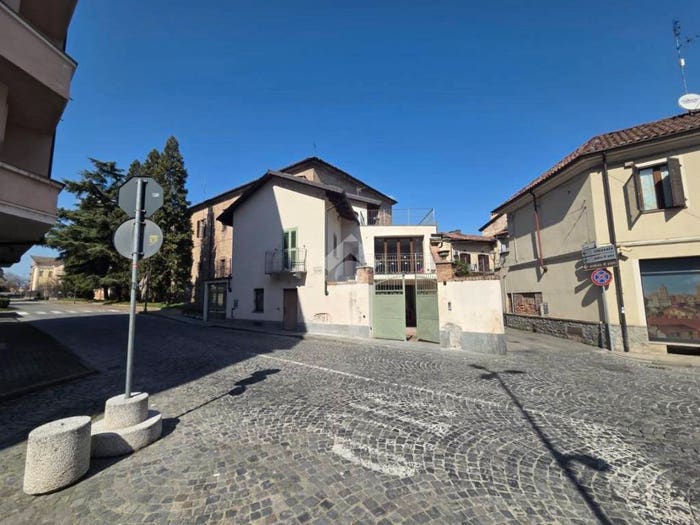 Casa con 6 locali in vendita in Via galimberti, Tribunale, Asti
