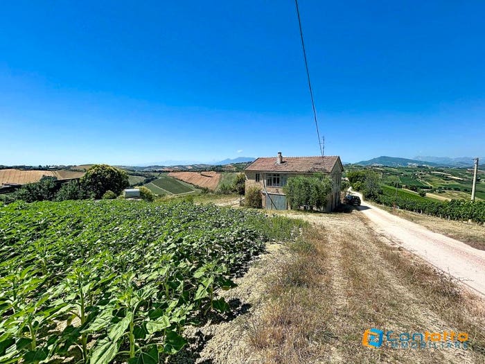 Casa con 6 locali in vendita in Contrada San Gregorio, Ripatransone