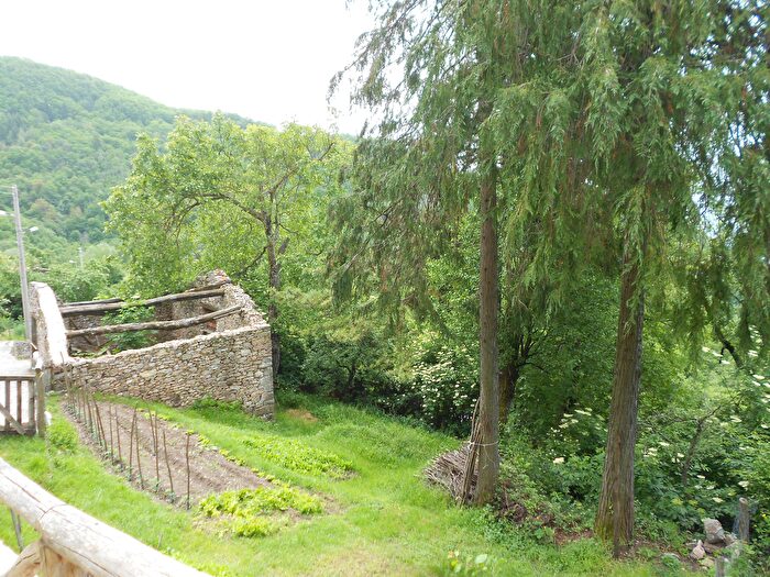 Casa quadrilocale in vendita in Via a Freddi, Villa Collemandina