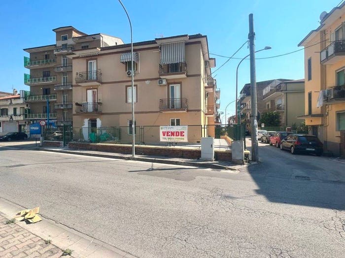 Appartamento trilocale in vendita in Via Enrico De Nicola, Casapulla