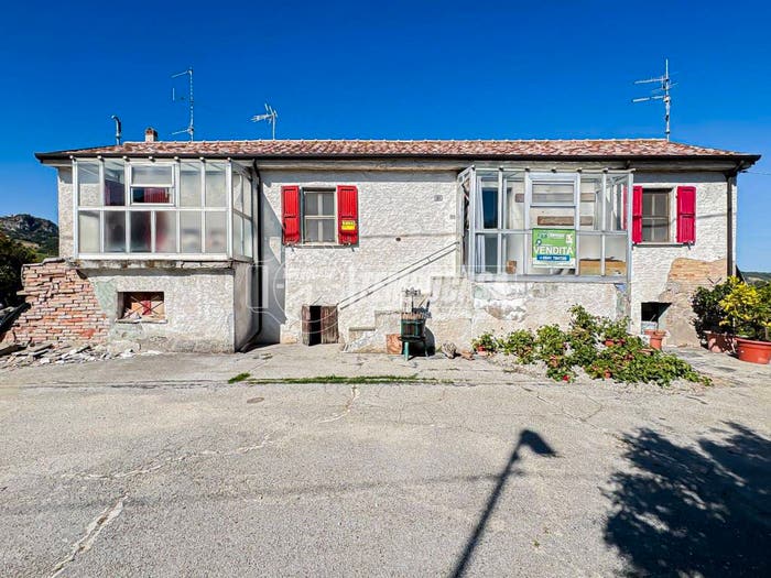 Appartamento quadrilocale in vendita in Via Ponte, Verucchio