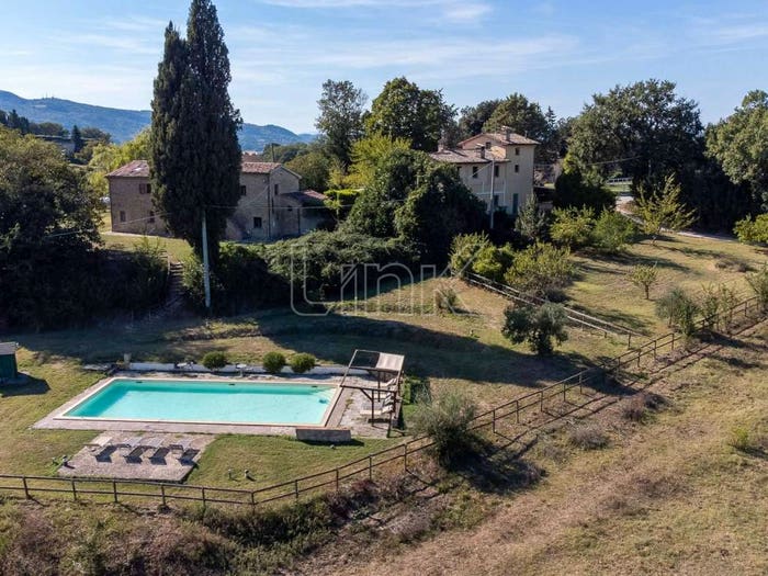 Casa con 6 locali in vendita in vocabolo San Giovanni snc, Città di Castello