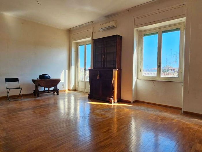 Appartamento con 5 locali in vendita in Via Torquato Tasso, Piazza Amedeo Parco Margherita, Napoli