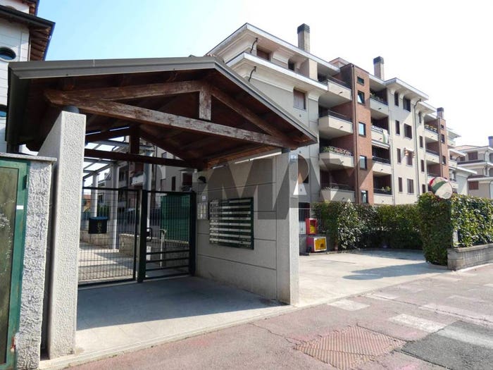 Appartamento trilocale in vendita in Via Leonardo da Vinci, Bussero