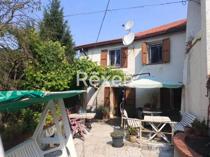 Casa con 6 locali in vendita in Località Olano, Mallare