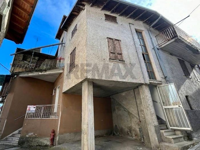 Casa con 6 locali in vendita in Centro, Artogne