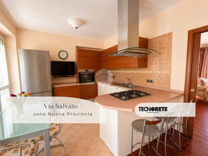 Appartamento con 5 locali in vendita in Via Vincenzo Salvato, Provincia Nuova Ospedale, Foggia