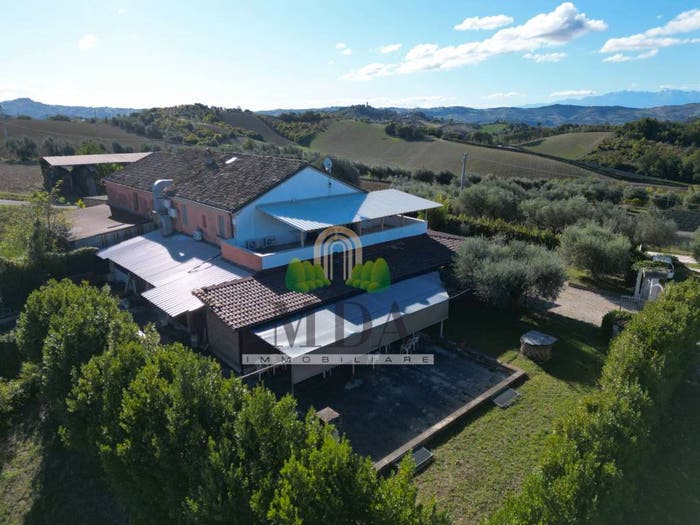 Casa con 6 locali in vendita in Contrada Valle Cecchina, Valle Cecchina, Monsampolo del Tronto
