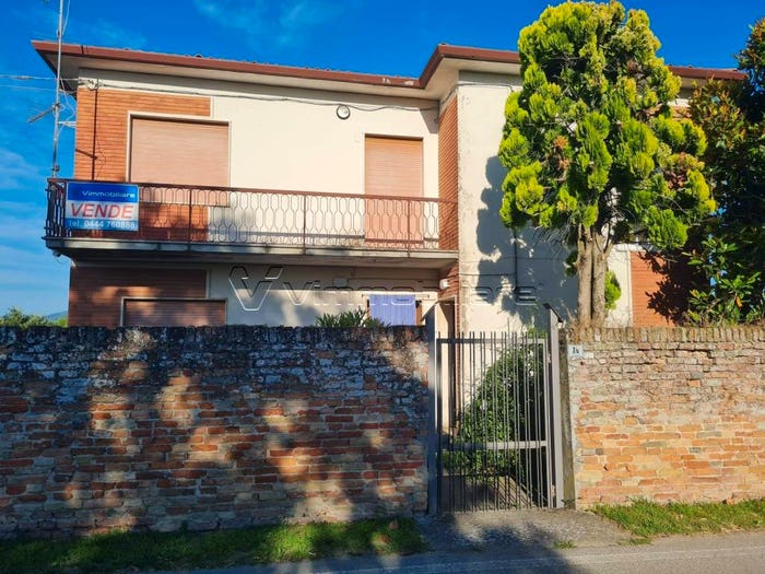 Appartamento quadrilocale in vendita in Via Capovilla, Centro, Noventa Vicentina