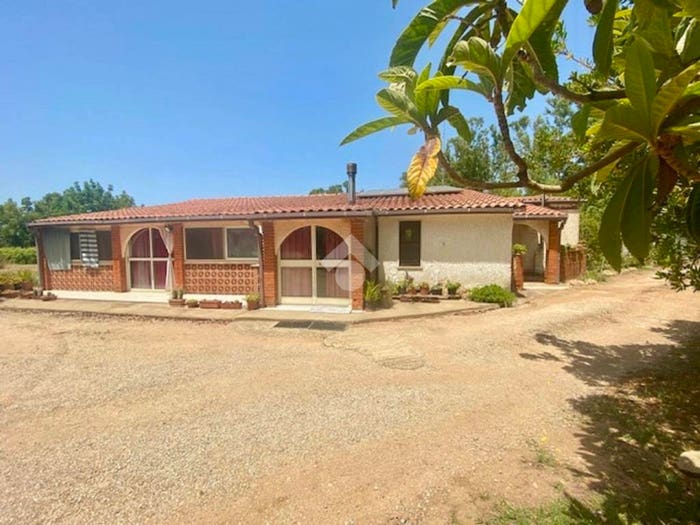 Casa con 6 locali in vendita in Maria Pia Fertilia, Alghero