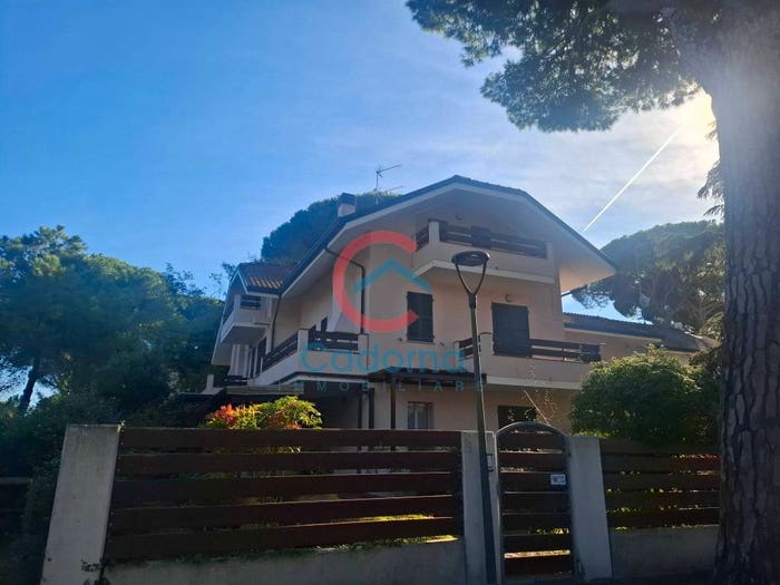 Appartamento quadrilocale in vendita in Viale Giuseppe Verdi, Milano Marittima, Cervia