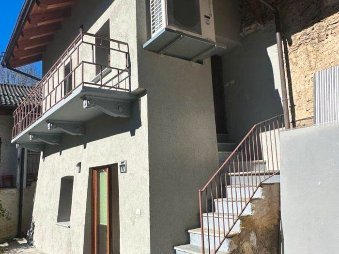 Casa quadrilocale in vendita in Via Novembre, Gaiola
