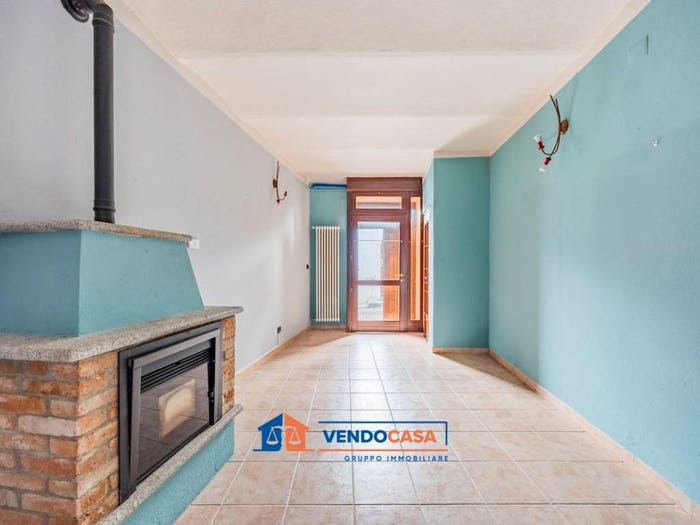 Casa con 6 locali in vendita in Via Fontana, Dogliani