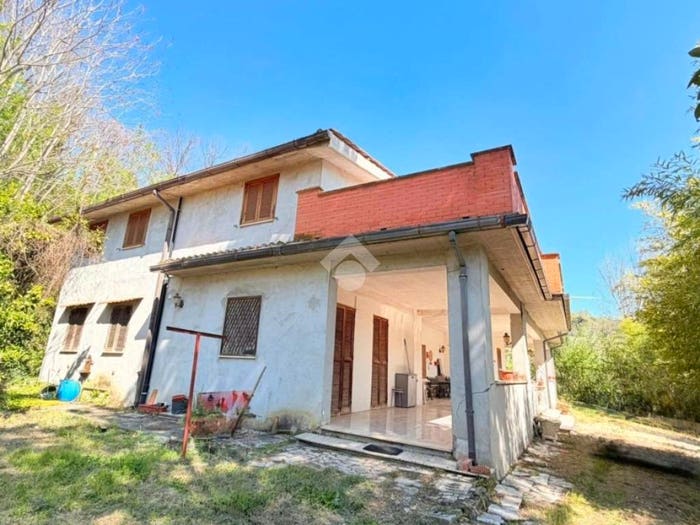 Casa con 6 locali in vendita in Vocabolo Caroci, Stimigliano