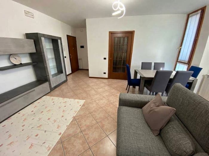 Appartamento trilocale in vendita in Via Guizze, Centro Castrette, Villorba