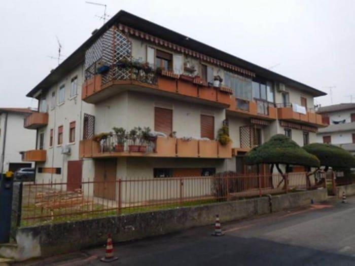 Appartamento bilocale in vendita in Via Torino, Centro, Lonigo