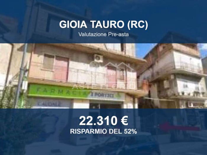 Appartamento trilocale in vendita in Strada Statale, Gioia Tauro