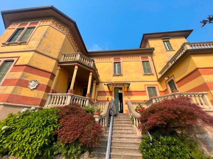 Casa con 6 locali in vendita in Via Campo dei Fiori, Albizzate