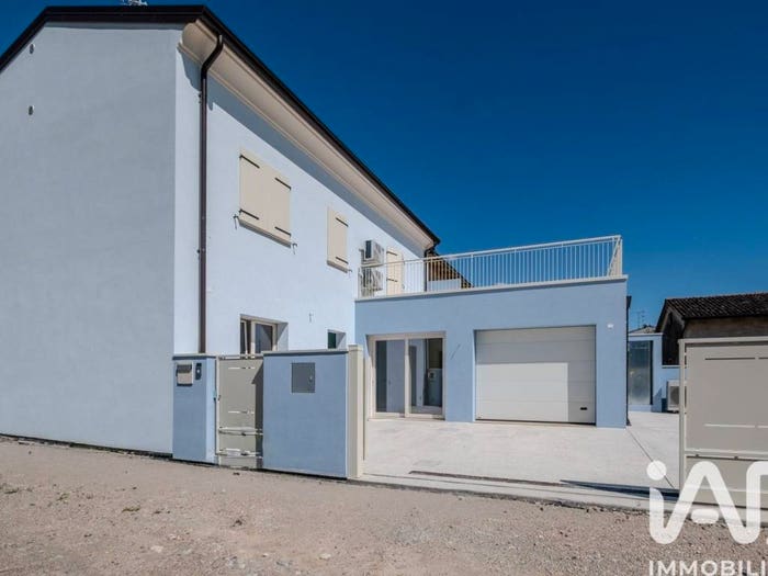 Casa con 5 locali in vendita in Via Ottavio Perini, Centro, Piubega
