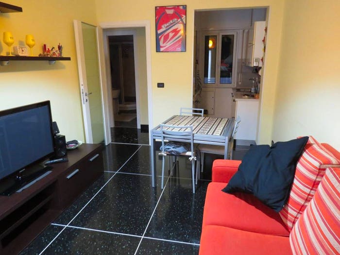Appartamento bilocale in vendita in Via Enrico Hillyer Giglioli, Marassi, Genova
